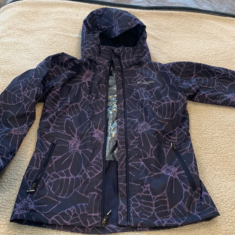 EUC Columbia girls shell. Size L 14/16